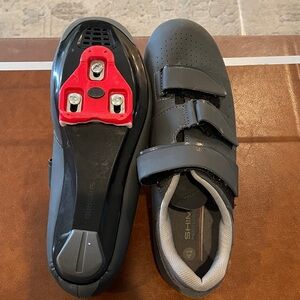Shimano Gray Cycling Shoes with Red Cleats